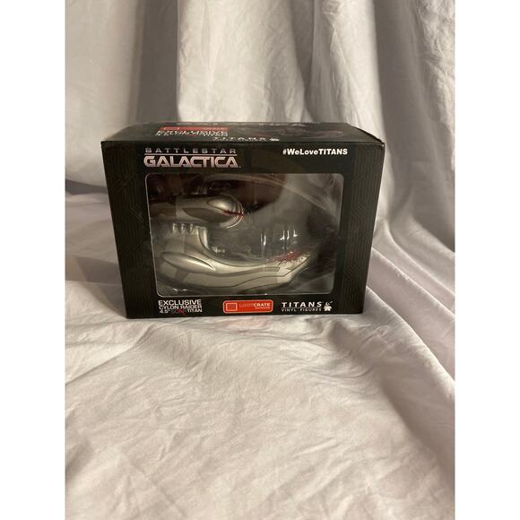 Sci-Fi Collectible Battlestar Galactica Cylon Raider 4.5” Titan Exclusive Figure - Picture 2 of 6